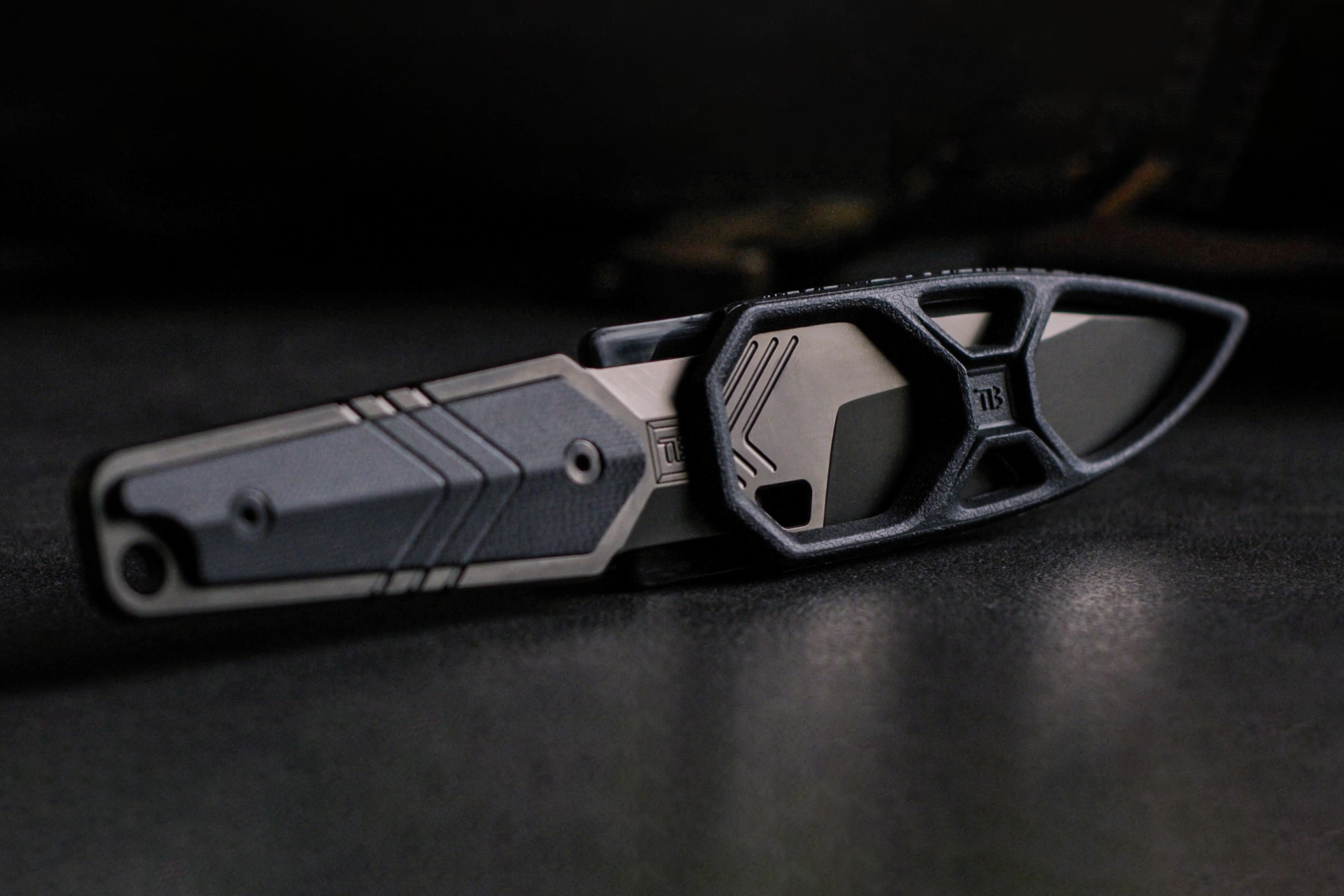 L'Anti-Reflet et la résistance : Le revêtement PVD, la garantie d'un cadeau qui dure